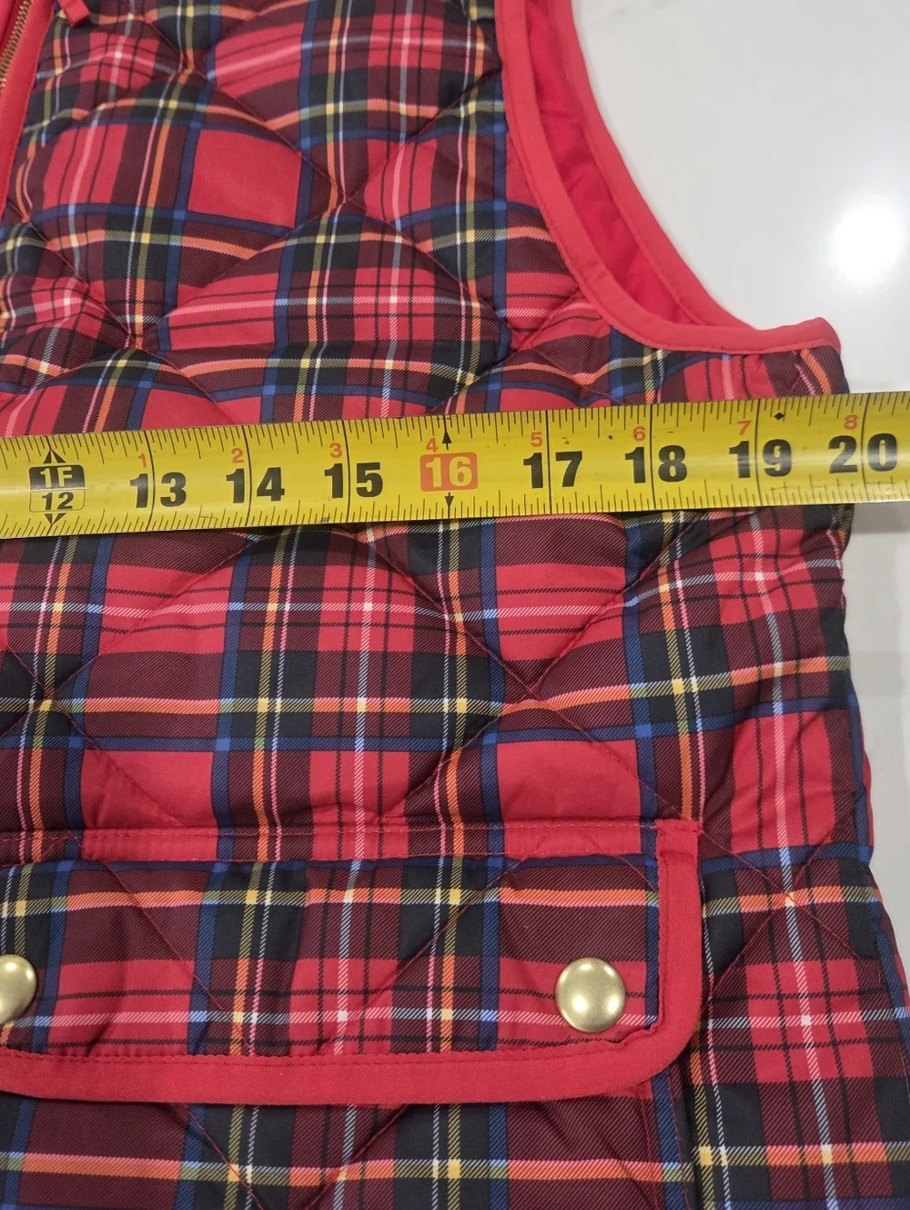 J Crew BM367 NWT Size M Festive Red Tartan Plaid Puffer Vest w/ Snap Pockets